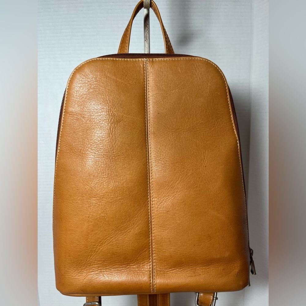 Le Donne Leather Backpack / Shoulder Bag